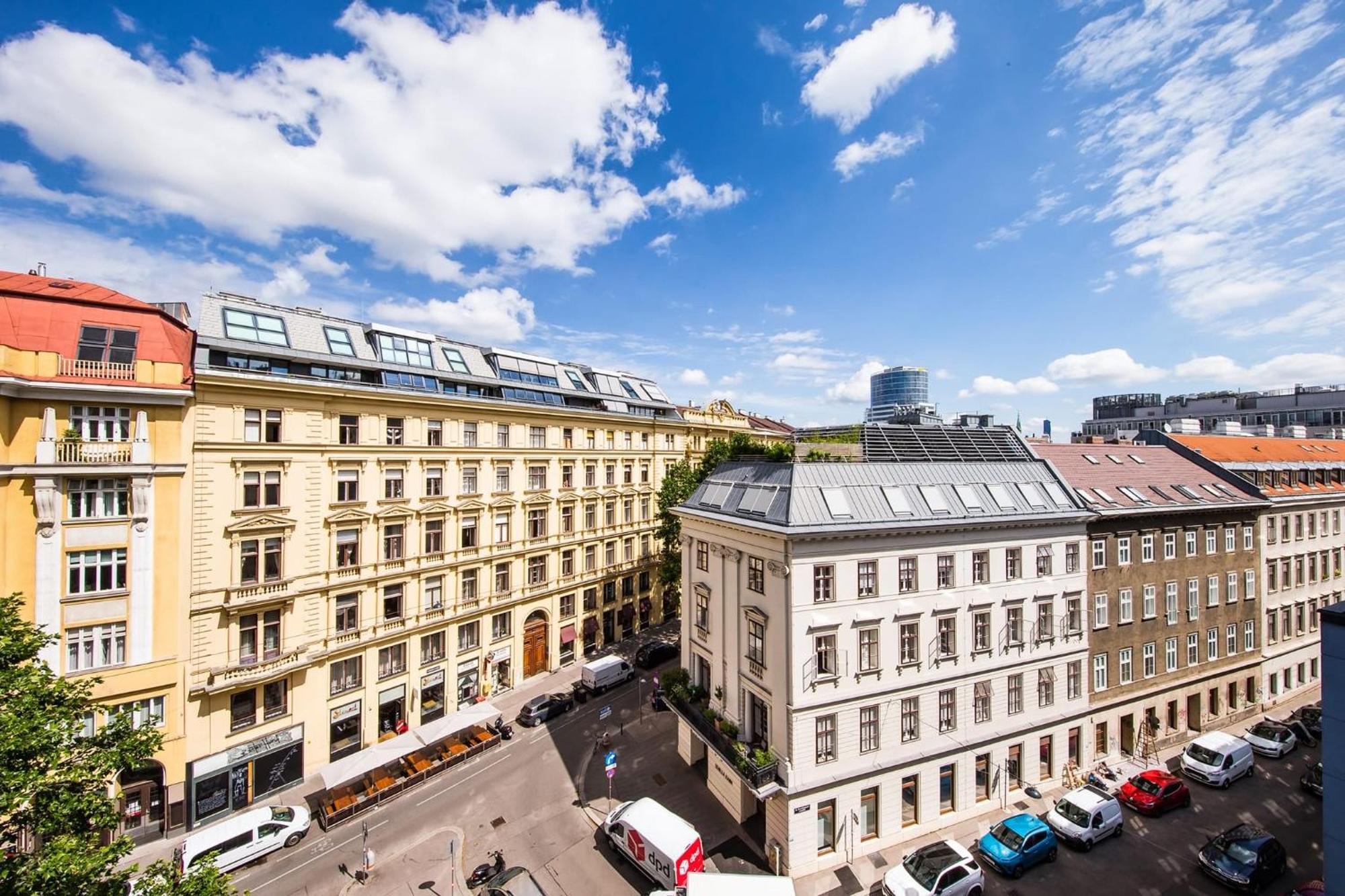 Lavie Apartment